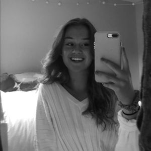 Meet your Posher, Olivia